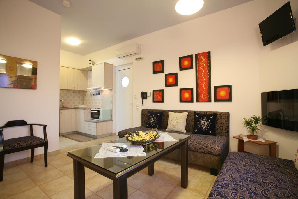 Aigli Apartments Néa Ankhíalos Екстериор снимка