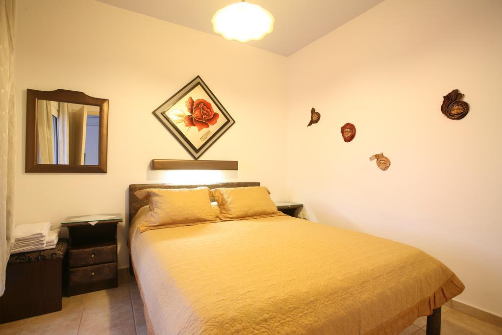 Aigli Apartments Néa Ankhíalos Екстериор снимка