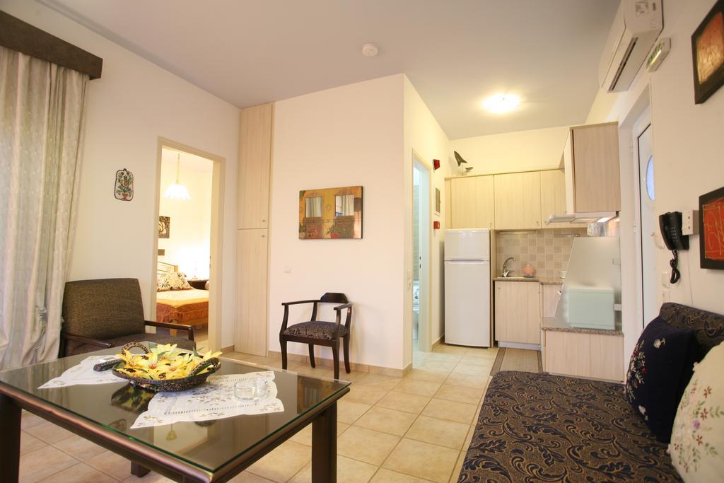 Aigli Apartments Néa Ankhíalos Екстериор снимка